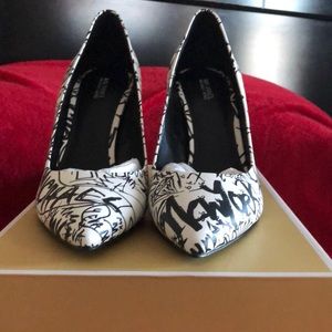 Michael Kors pumps size 9 Brand New